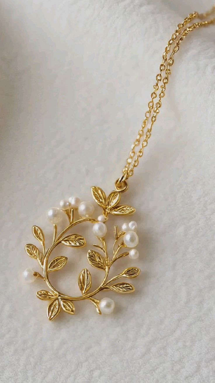 Pearl cluster pendant
