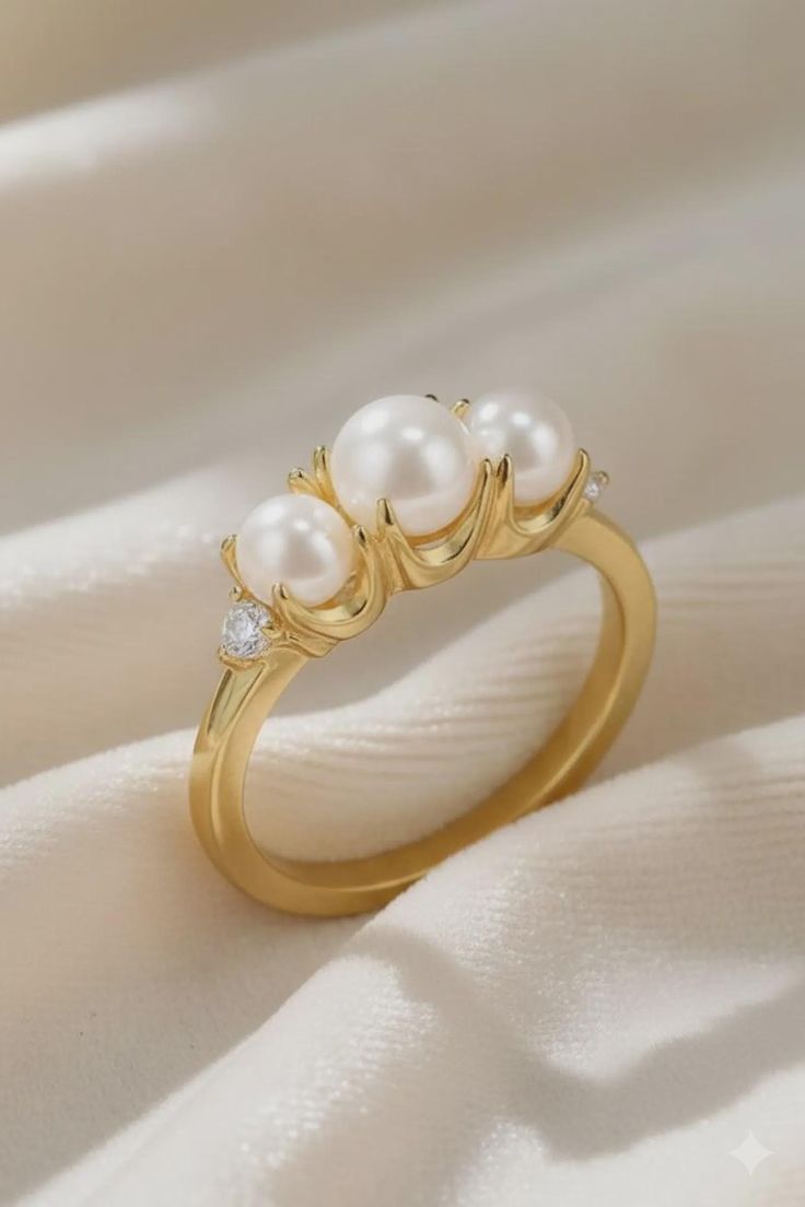 Pearl gold ring
